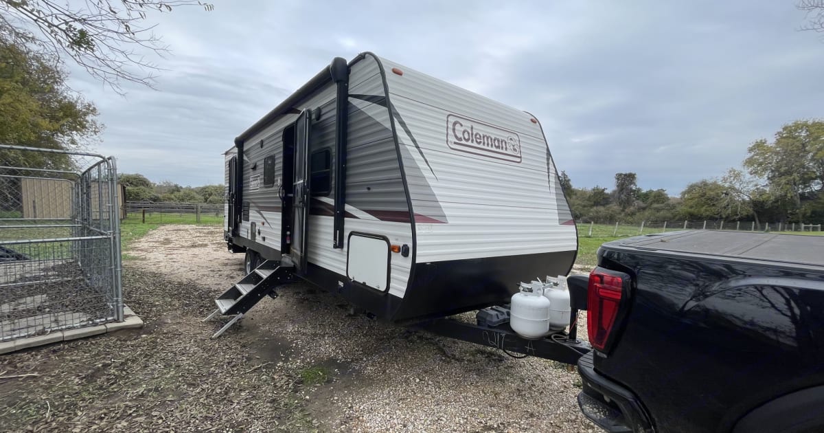 2020 Coleman Lantern 263BHWE Travel trailer Rental in Conroe, TX
