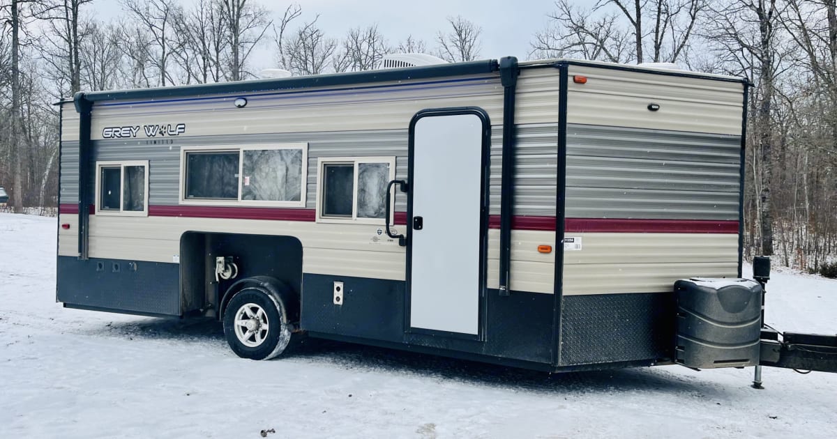2019 Forest River Cherokee Grey Wolf Fish House Travel trailer Rental