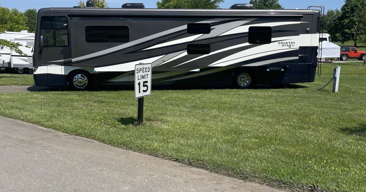 2021 Kountry Star Kountry Star Motorhome Class A Rental in Fairland, IN