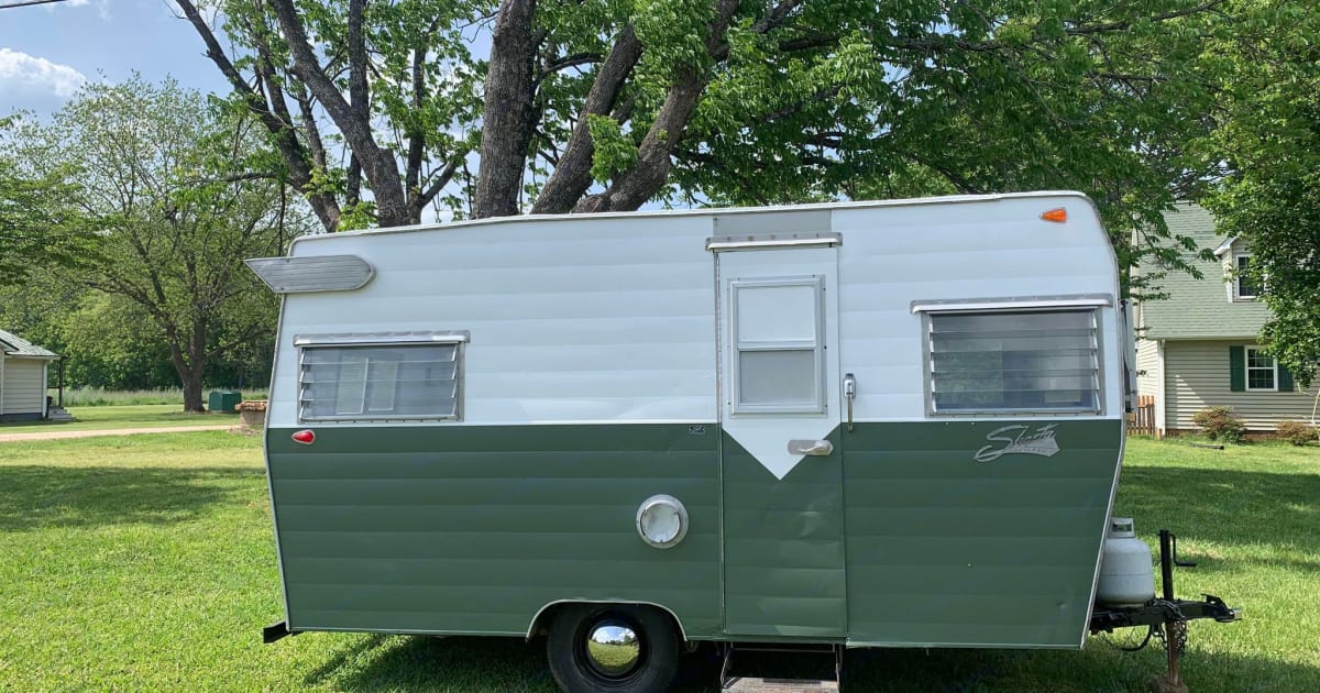 1966 Shasta 1500 Travel trailer Rental in Knoxville, TN Outdoorsy