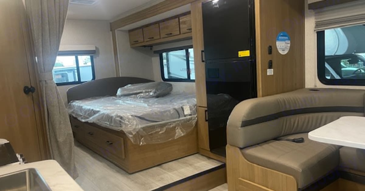 2025 Coachmen LEPRECHAUN 230FS Class C Rental in Winter Garden, FL Outdoorsy