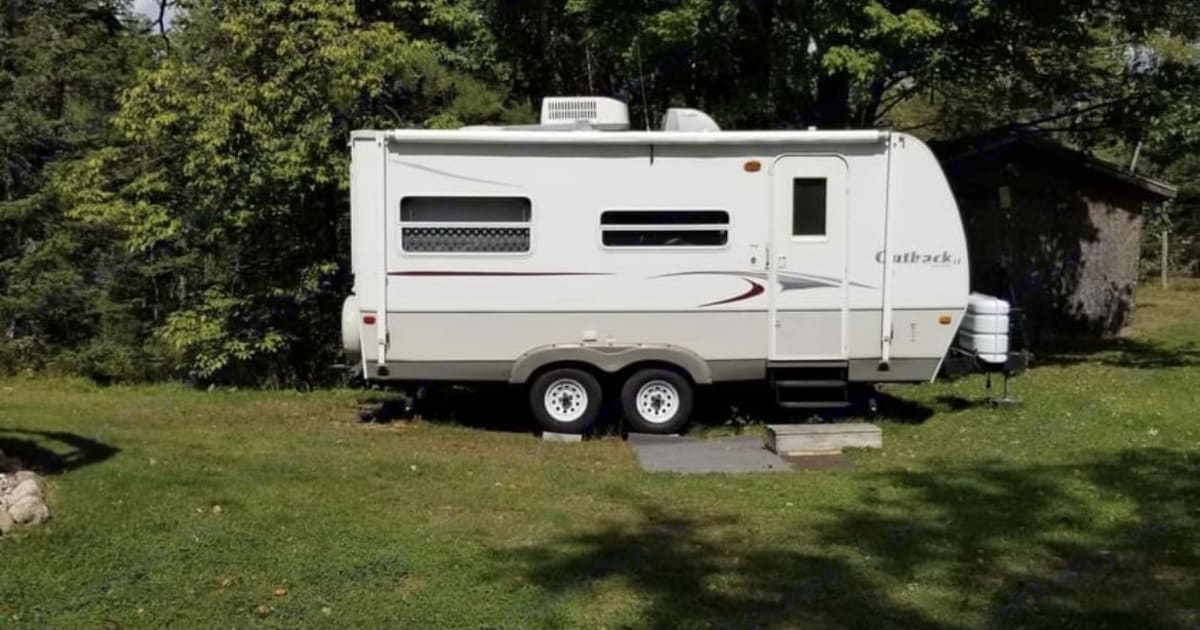 2008 Keystone RV Outback Travel trailer Rental in Appleton, WI Outdoorsy