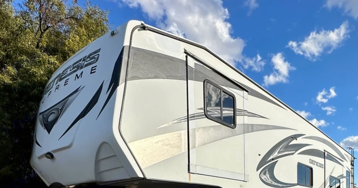 2019 Genesis Supreme Rv Genesis Supreme Toy hauler Rental in Mesa, AZ ...