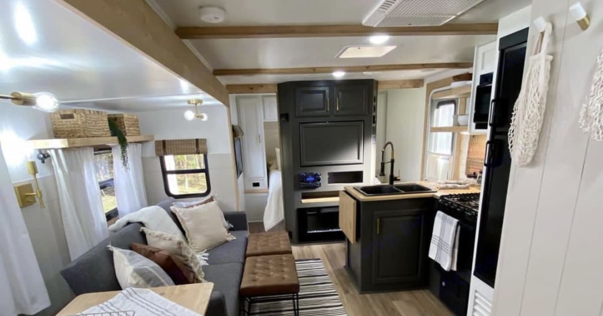 2011 Keystone RV Laredo Travel trailer Rental in Williamsburg, VA
