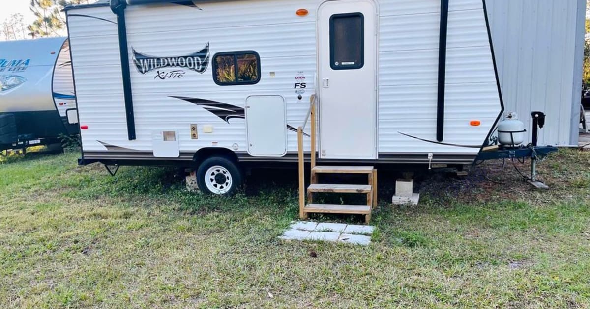 2015 Forest River Wildwood XLite FS Travel trailer Rental in Englewood