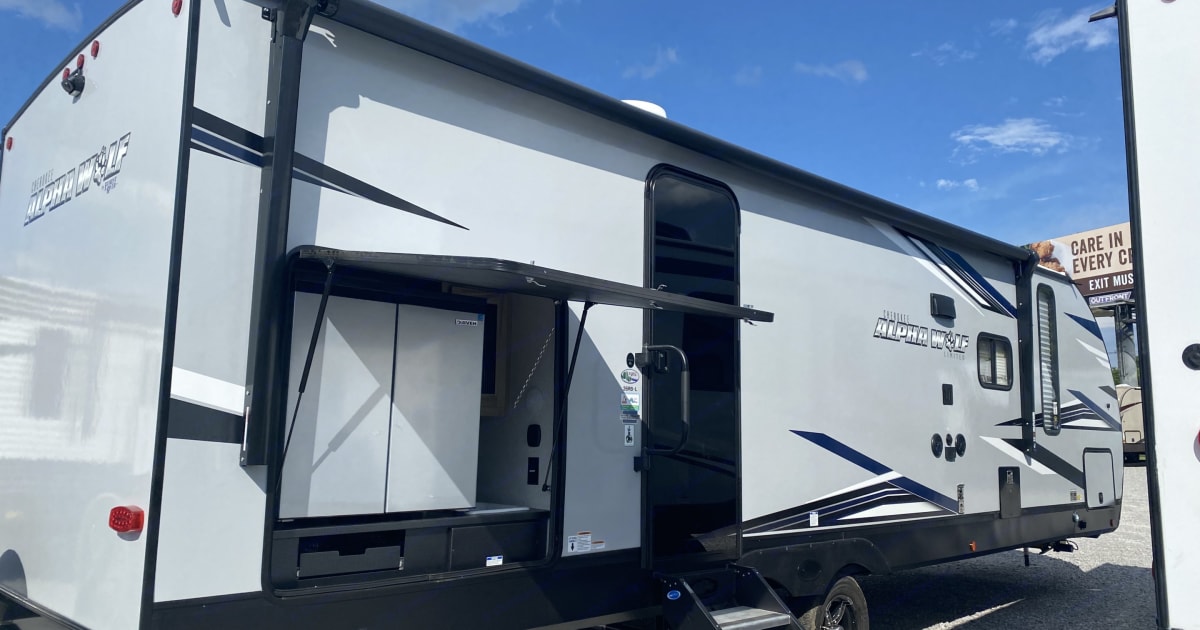 2021 Forest River Cherokee Alpha Wolf Travel trailer Rental in Clarksville, TN Outdoorsy