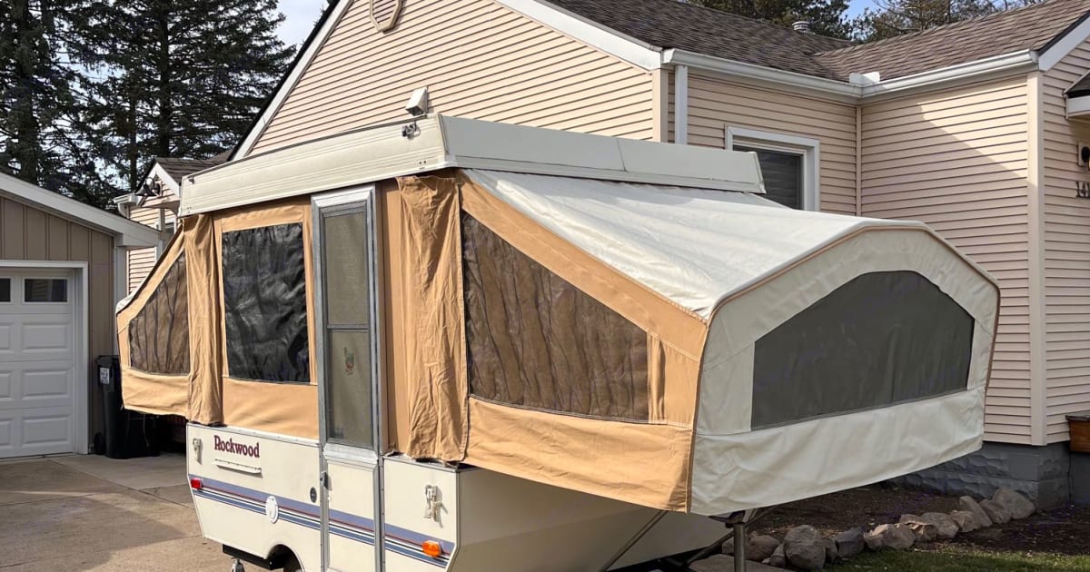 1992 Rockwood Trailer Coach Folding trailer Rental in Fowlerville, MI