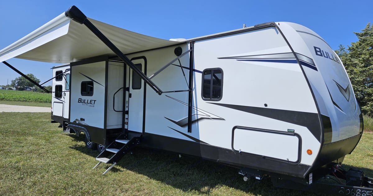 2022 Keystone RV Bullet Ultra Lite Travel trailer Rental in Versailles