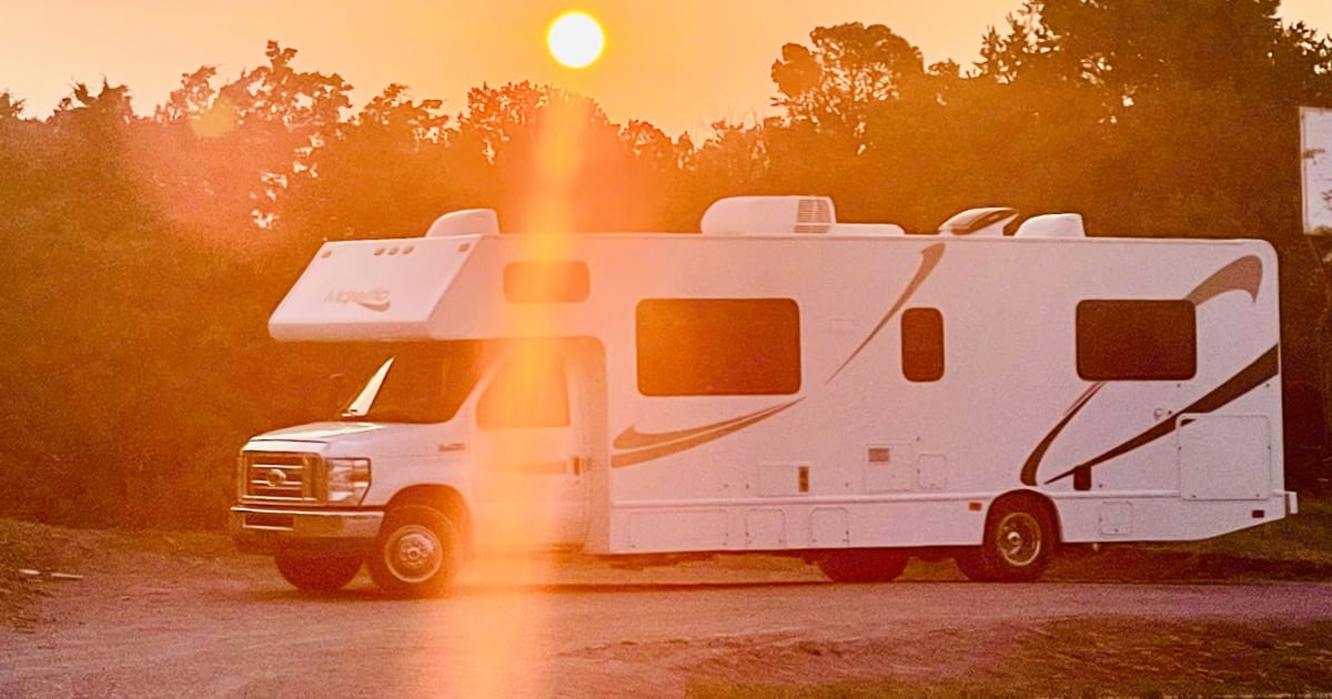 2016 Thor Majestic Class C Rental in Edgewood, NM Outdoorsy