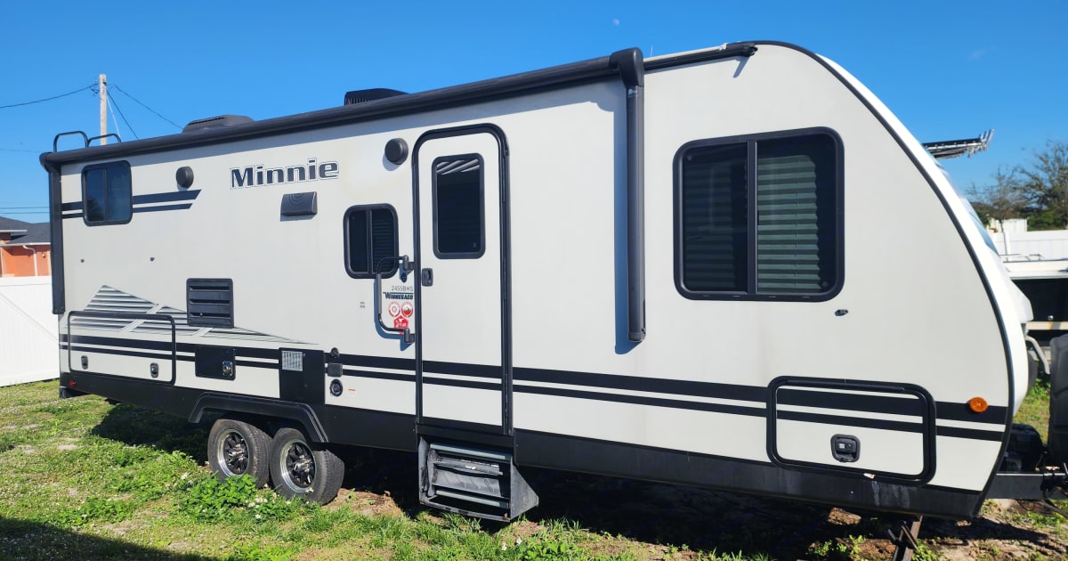 2021 Winnebago Minnie Winnie Travel trailer Rental in CAPE CORAL, FL