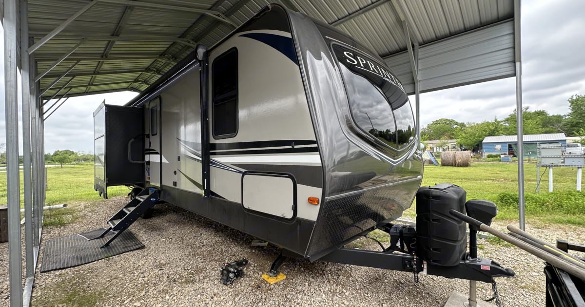 2021 Keystone RV Sprinter Limited Travel trailer Rental in Palestine