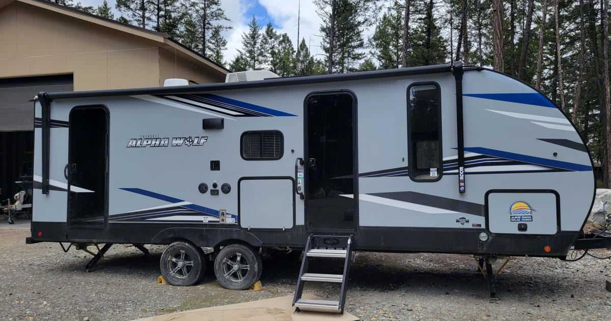 2022 Forest River Cherokee Alpha Wolf Travel trailer Rental in