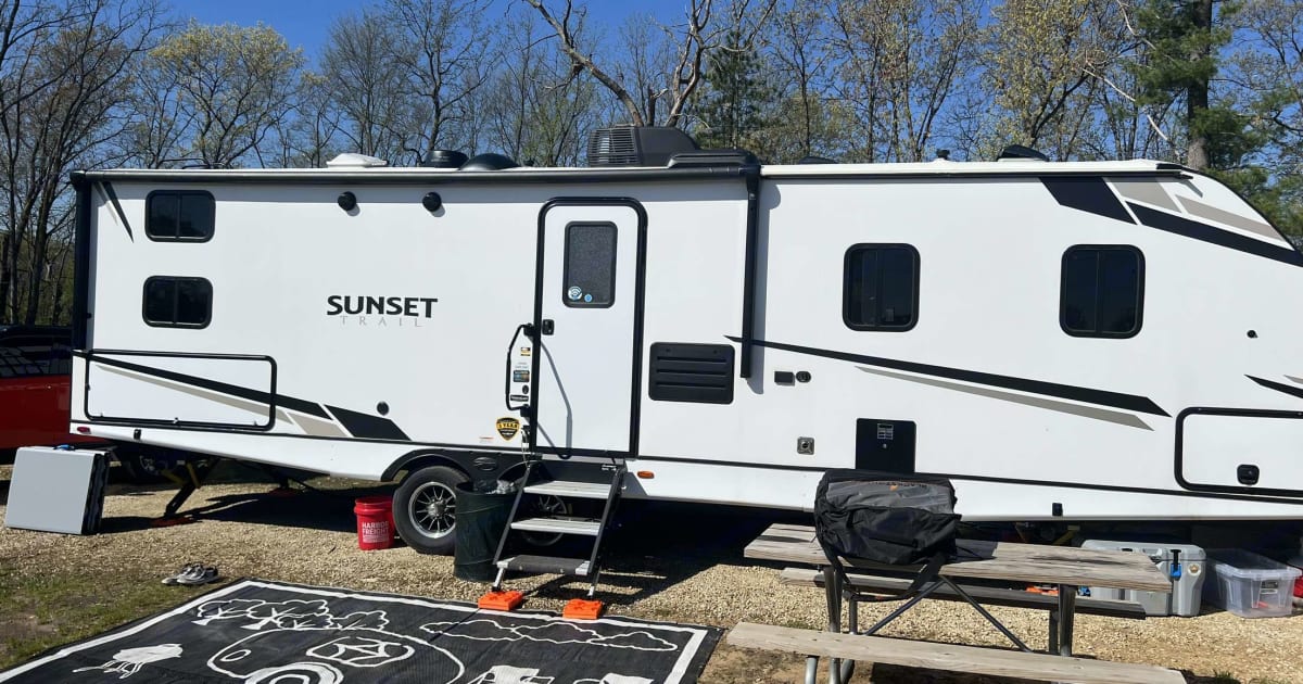 2022 Crossroads RV Sunset Trail Super Lite Travel trailer Rental in