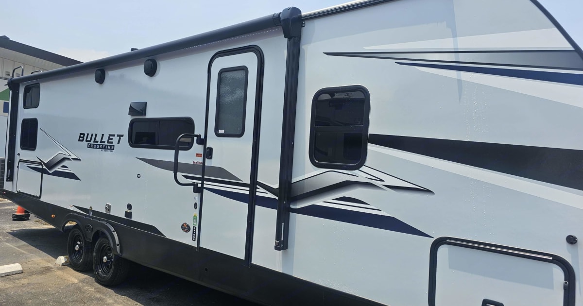 2024 Keystone RV Bullet Crossfire 2870QB Travel trailer Rental in