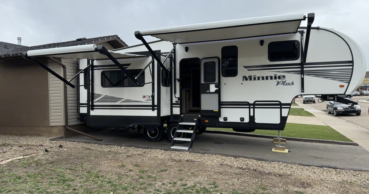 2019 Winnebago Minnie plus Fifthwheel Rental in Medicine Hat, AB