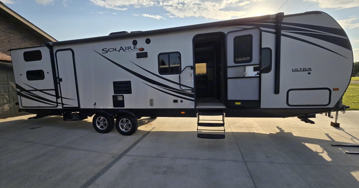 2015 Palomino Solaire Travel trailer Rental in Malcolm, NE Outdoorsy