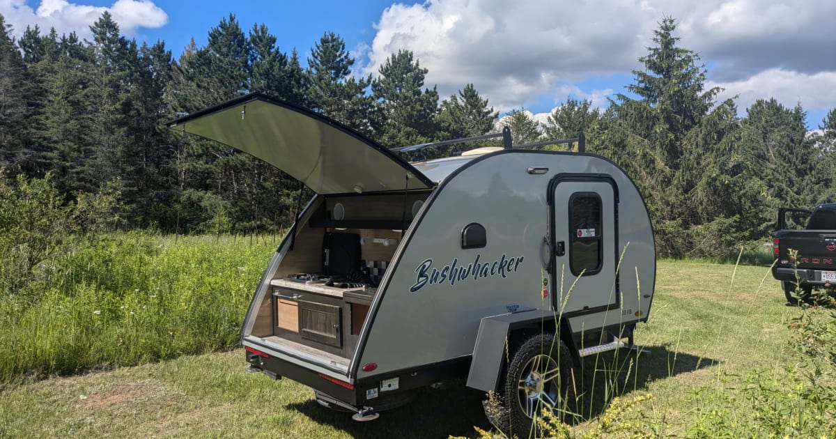 2021 Braxton Creek Bushwhacker Travel trailer Rental in Nekoosa, WI