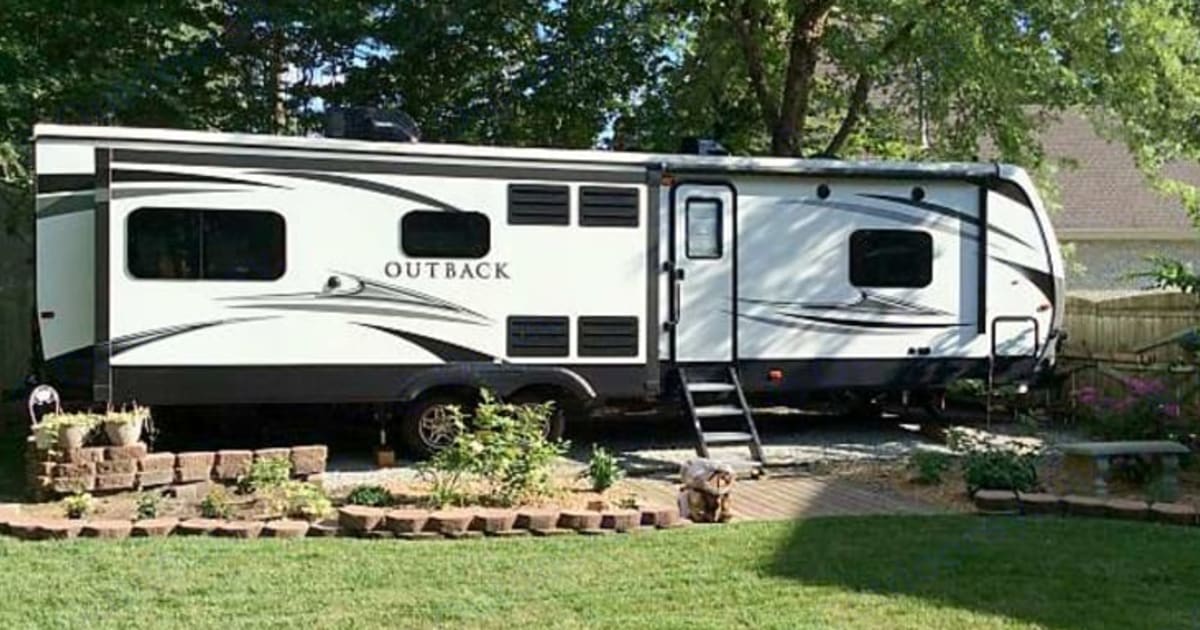 2018 Keystone RV Outback SuperLite Travel trailer Rental in Franklin