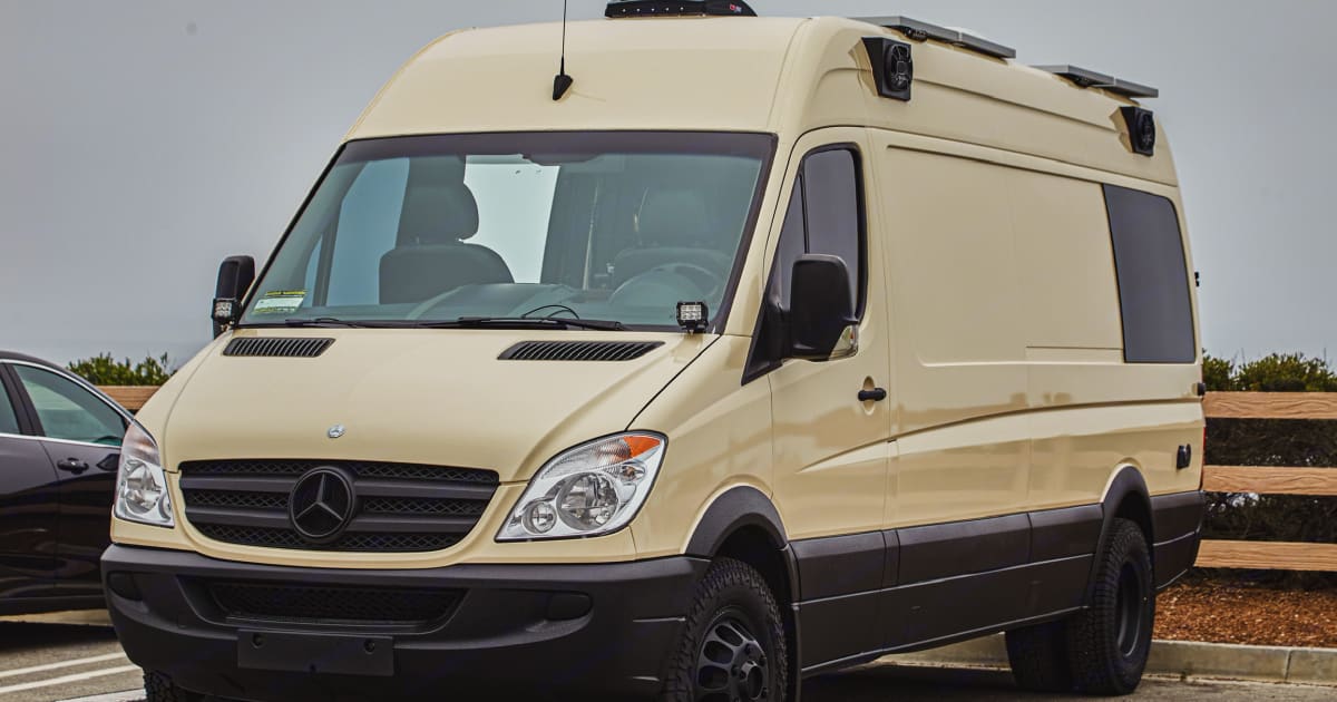 2008 Mercedes-Benz Sprinter Camper van Rental in Downey, CA | Outdoorsy