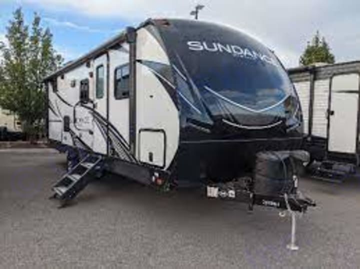 Sundance Ultra Lite Travel Trailer