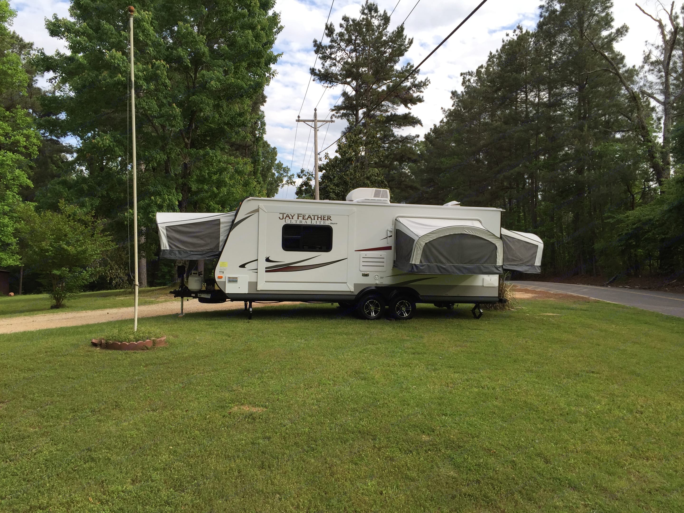 2014 Jayco Jay Feather Ultra Lite Travel Trailer Rental in Arkadelphia