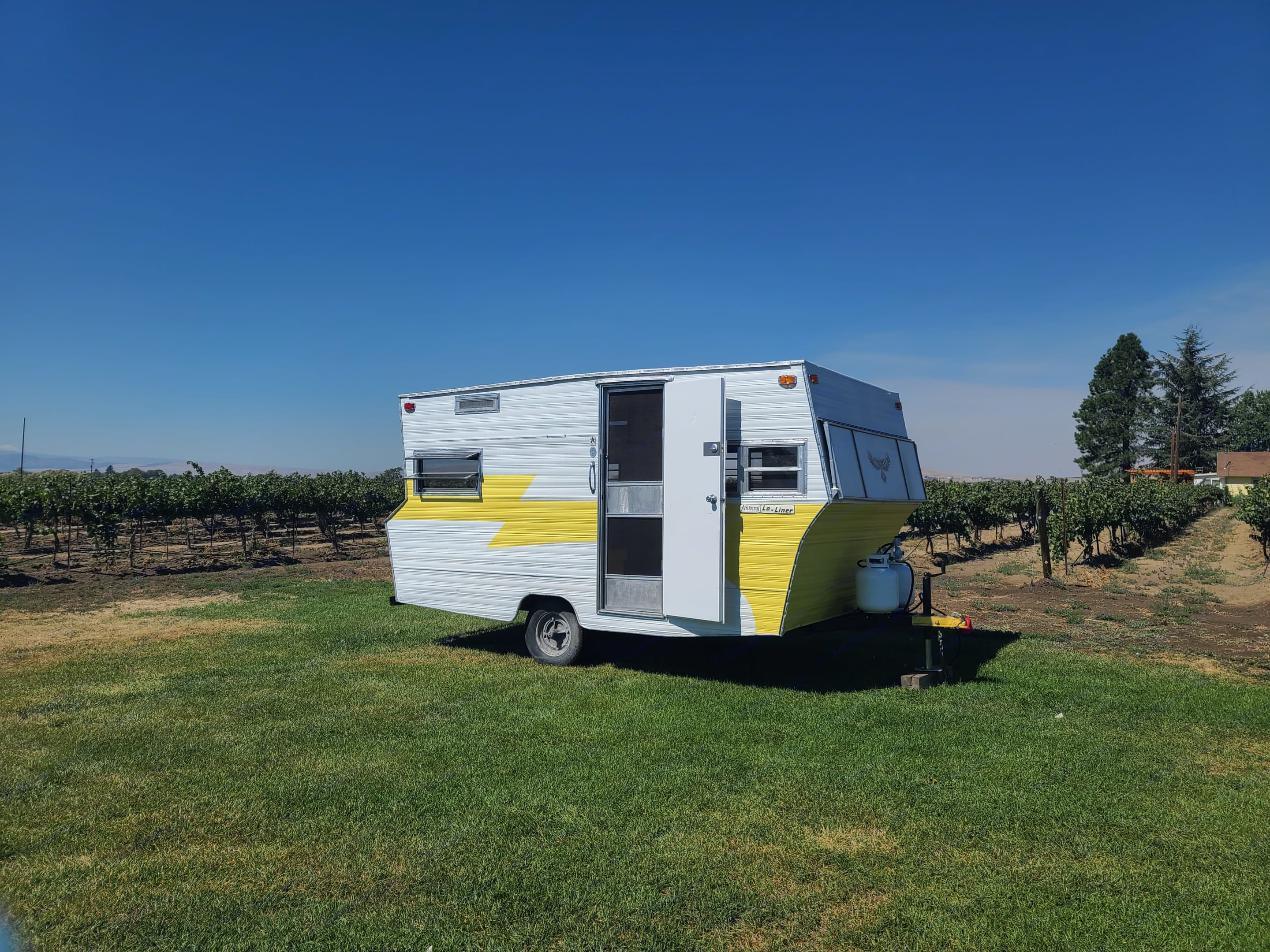 1973 Aristocrat LoLiner Travel Trailer Rental in Eatonville, WA
