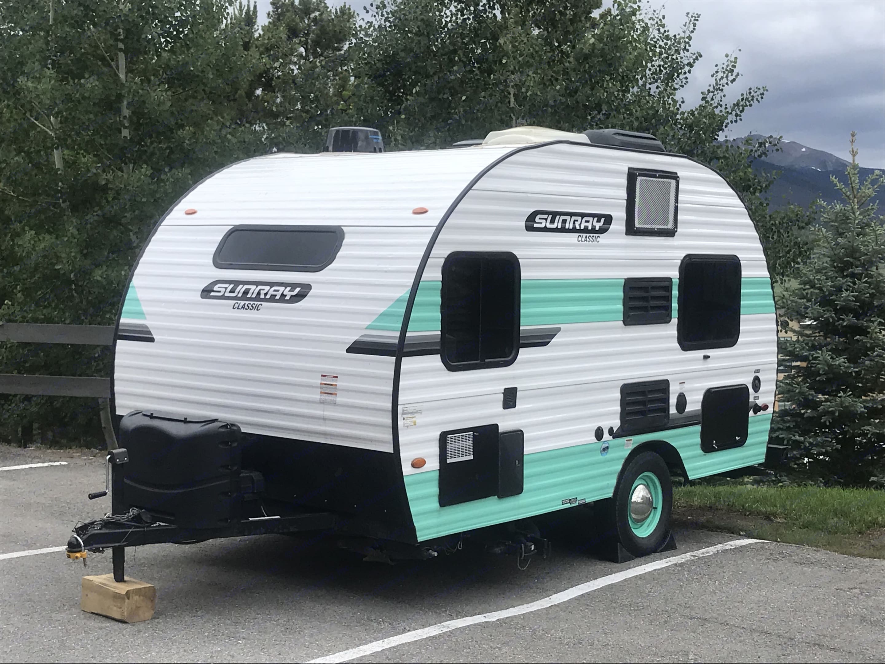 2020 Sun Ray Sunset Sunray Trailer Rental in Dillon, CO Outdoorsy