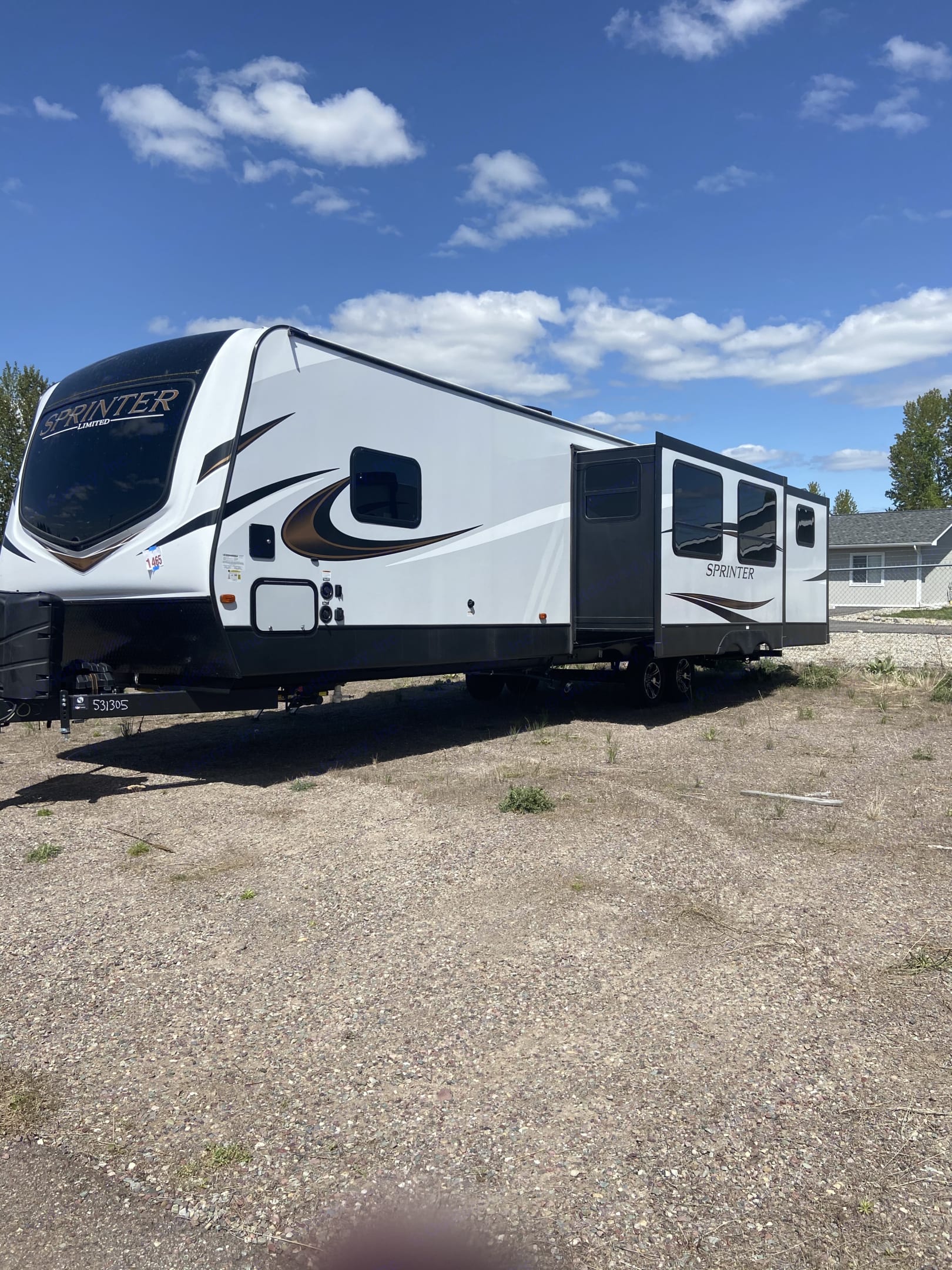 Photos 2021 Keystone RV Sprinter Limited Travel Trailer Rental in