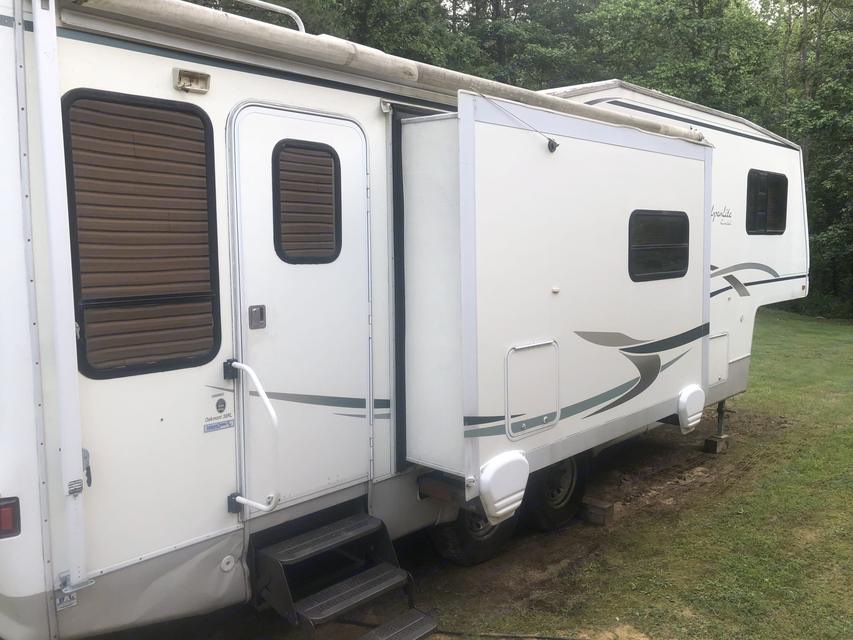 2001 Alpenlite Limited Series Fifth-Wheel Rental in Fort Payne, AL ...