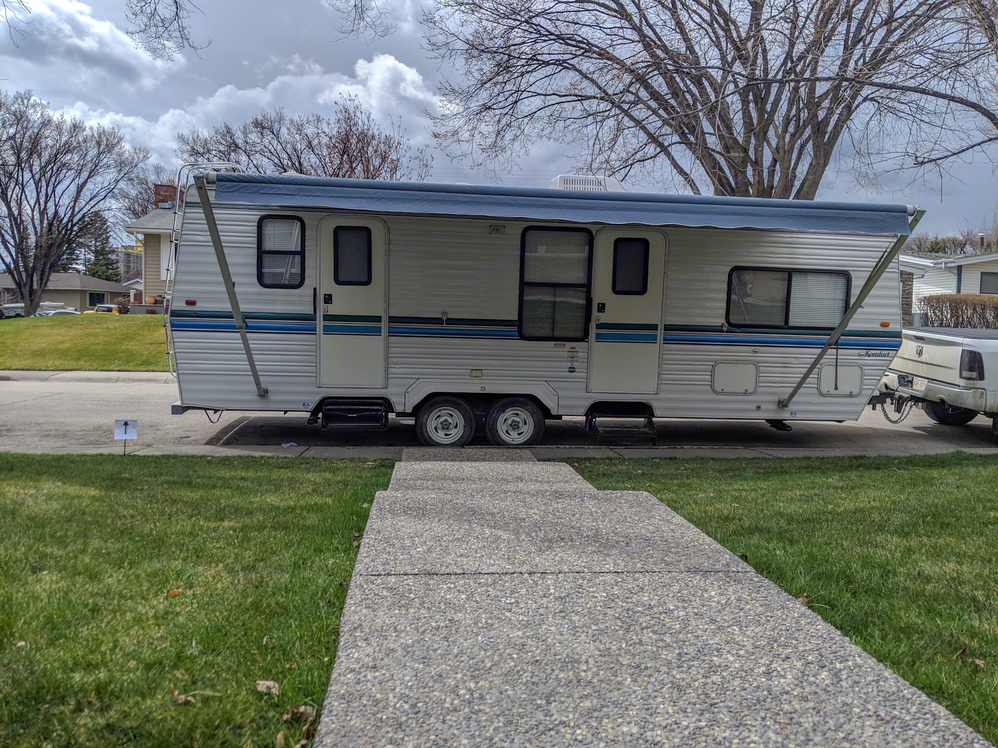 1999 komfort travel trailer