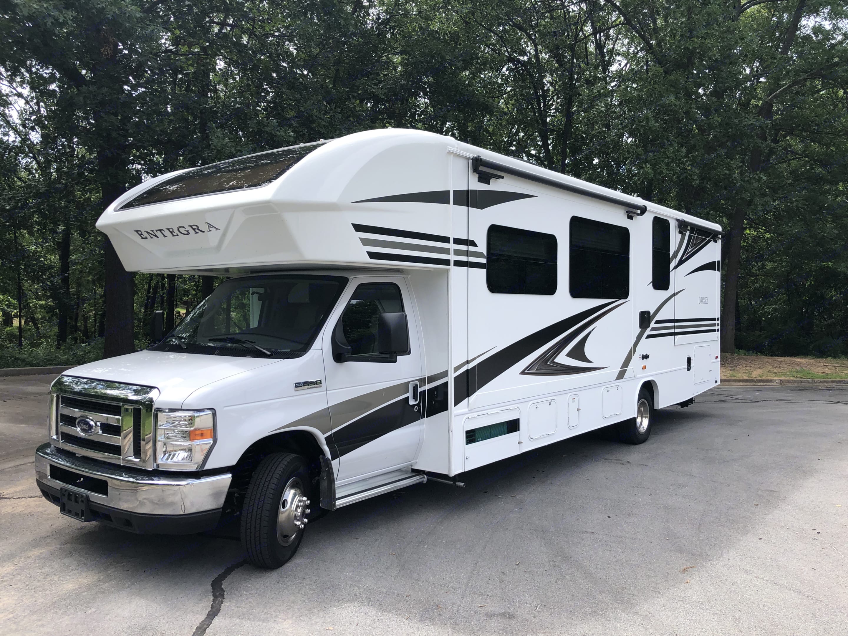 2019 Entegra Coach Odyssey 29V Class C Rental in Tulsa, OK Outdoorsy