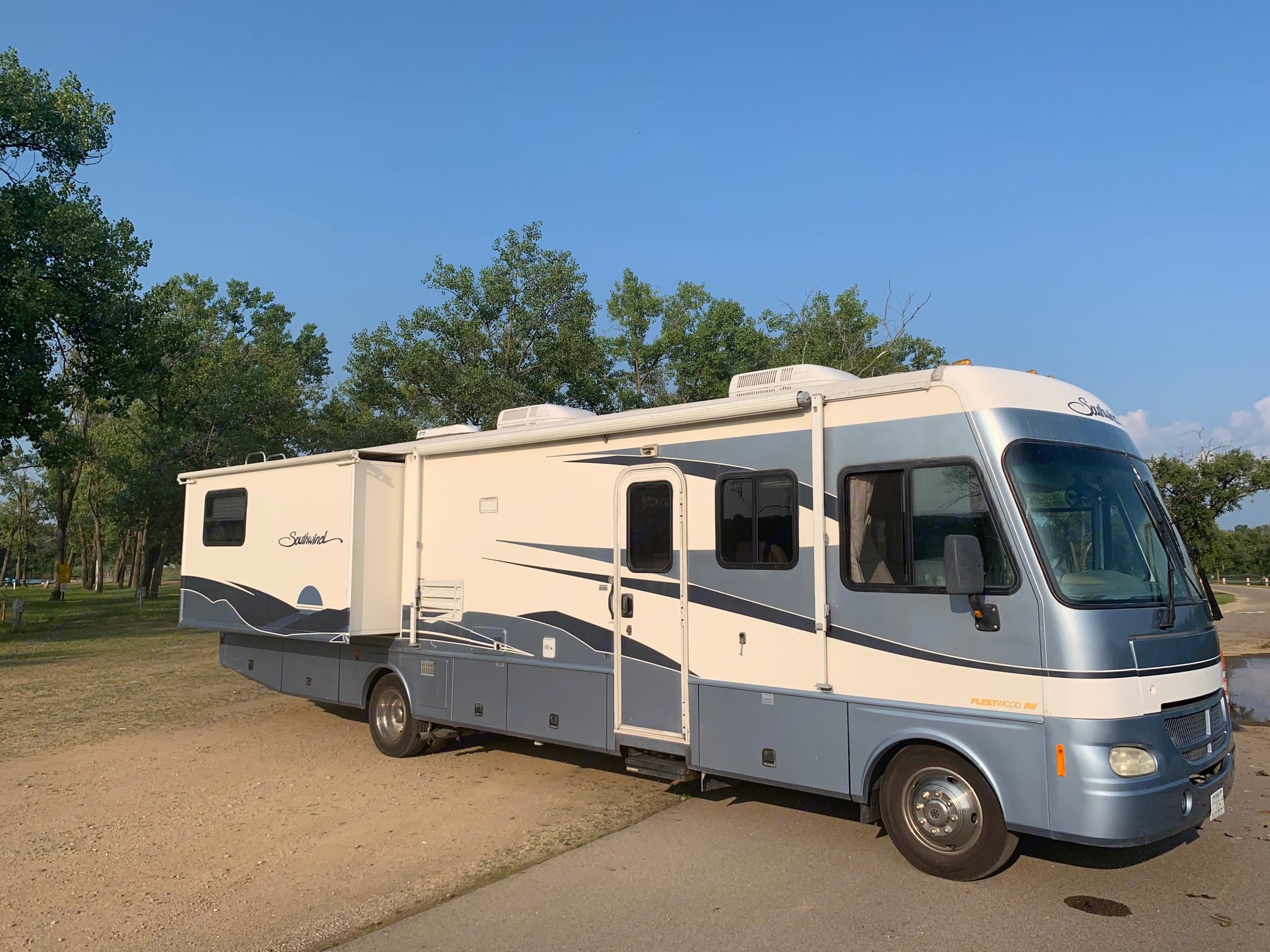 2002 Fleetwood Southwind Class A Rental in Chillicothe, IL Outdoorsy