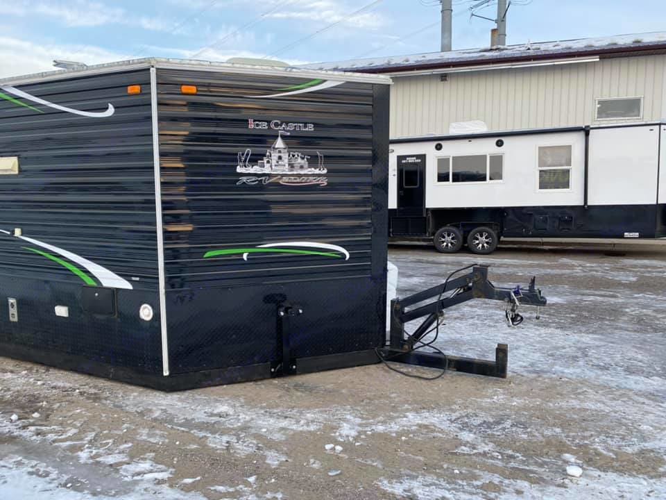 2015 Ice Castle 21ft RV Black Beauty Trailer Rental in Buffalo, MN ...