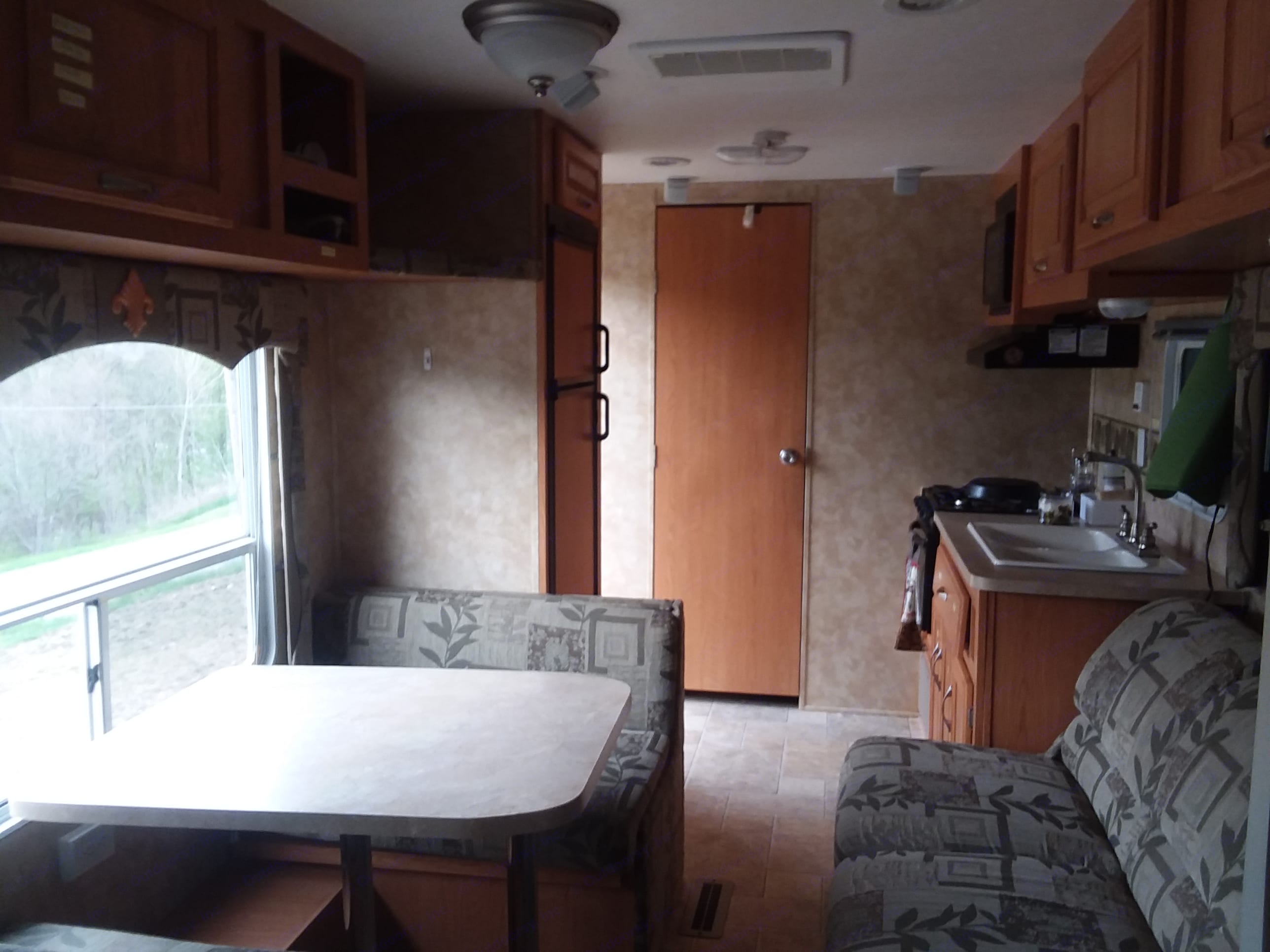 2006 Coachmen Spirit Of America Trailer Rental in pequea, PA | Outdoorsy