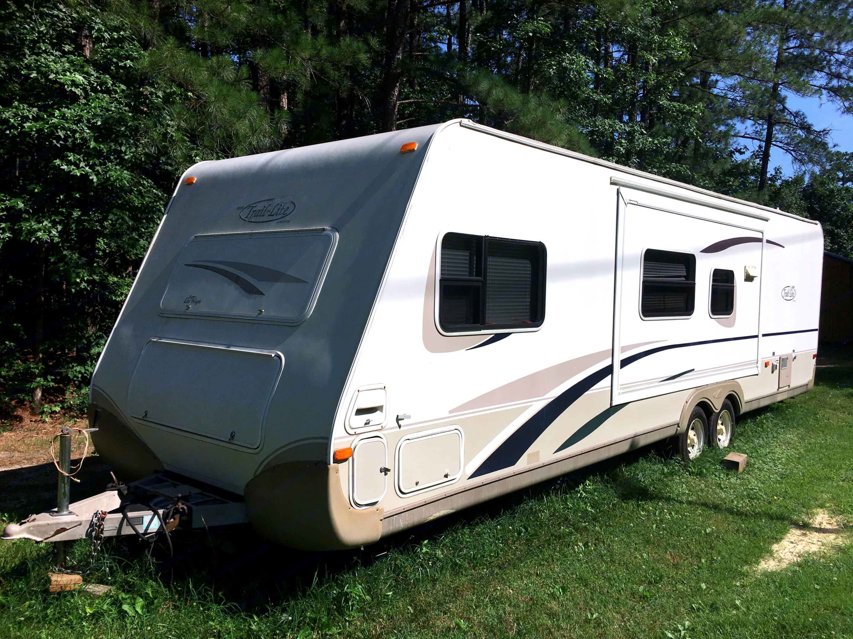 2004 R-Vision 8000 Travel Trailer Rental in Richmond, VA | Outdoorsy
