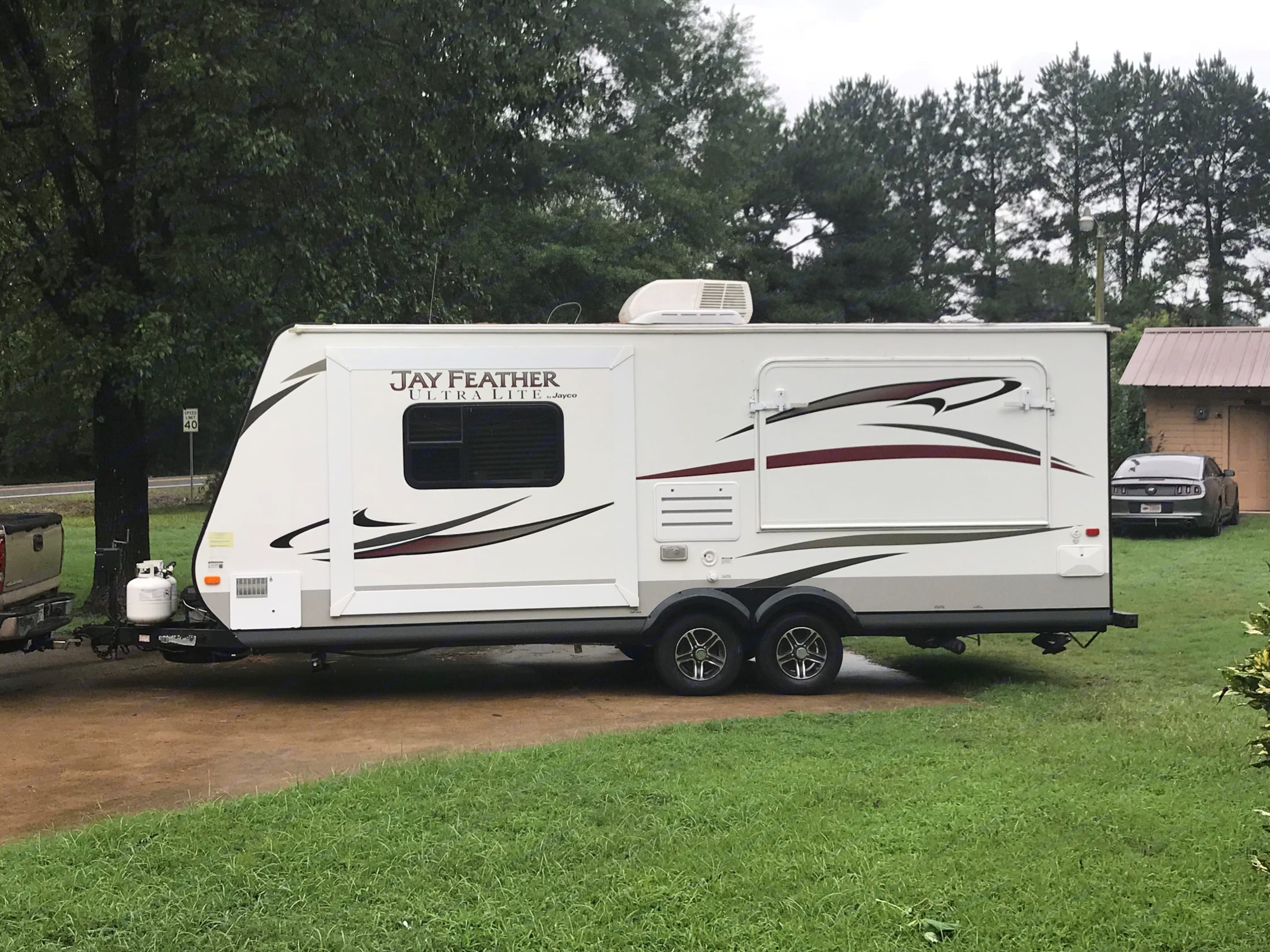 2014 Jayco Jay Feather Ultra Lite Travel Trailer Rental in Arkadelphia