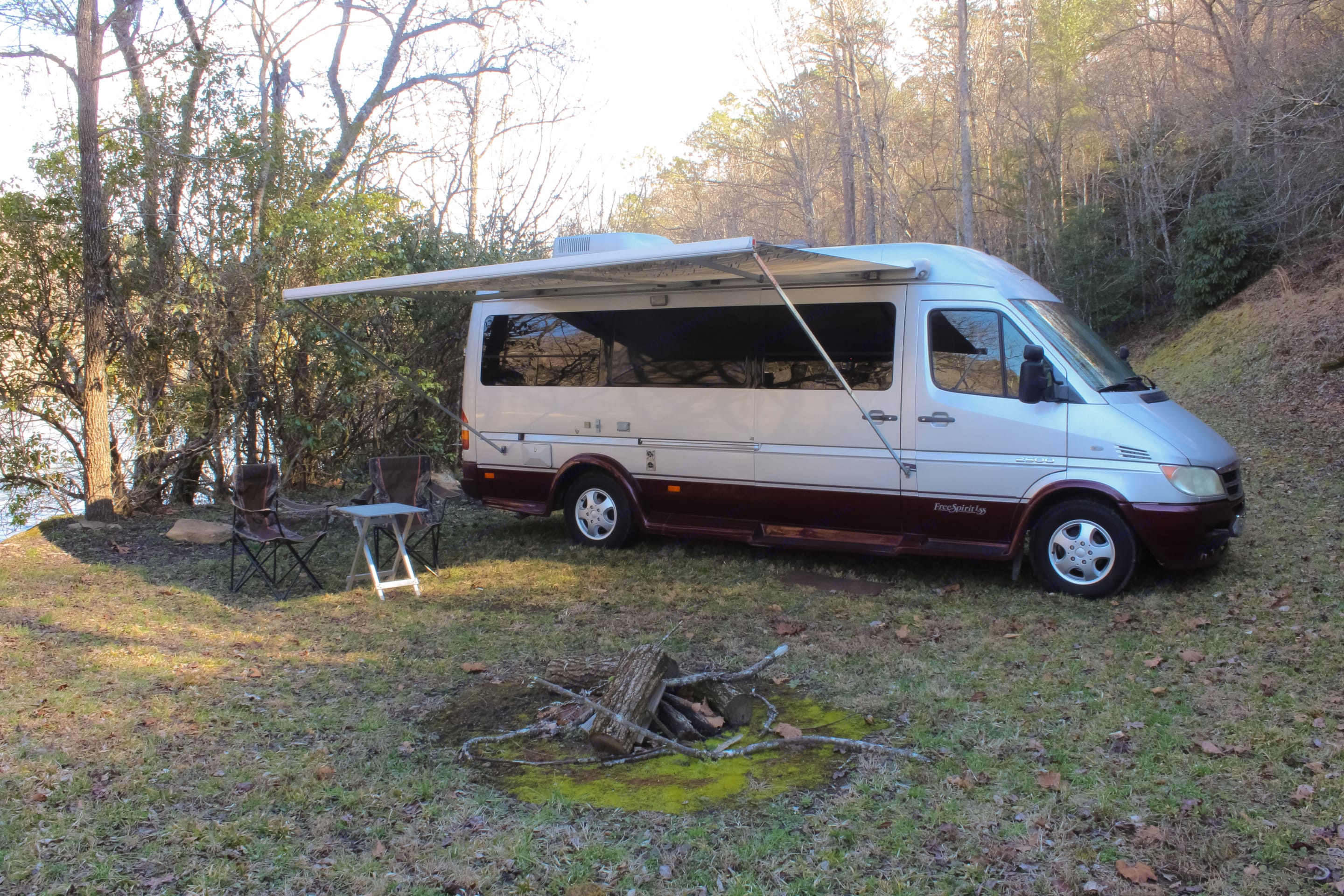 Socialist Rektangel Reparation mulig 2006 Free Spirit Leisure Travel Camper Van Rental in Franklin, NC |  Outdoorsy