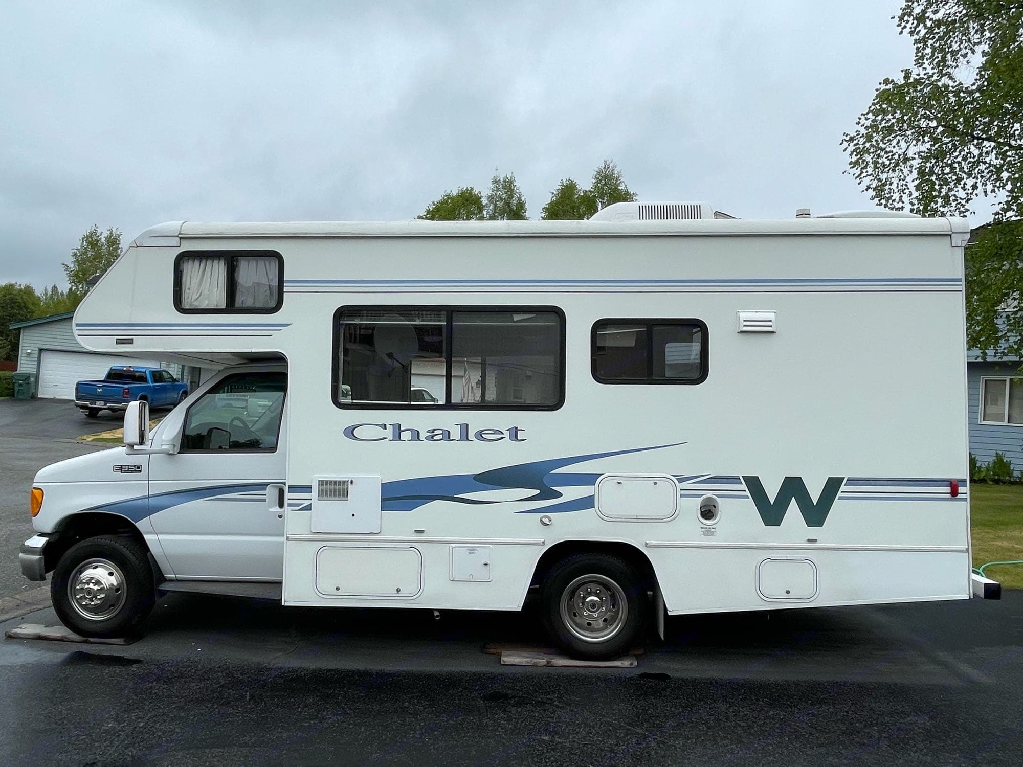 2004 Winnebago Chalet Class C Rental in Anchorage, AK Outdoorsy
