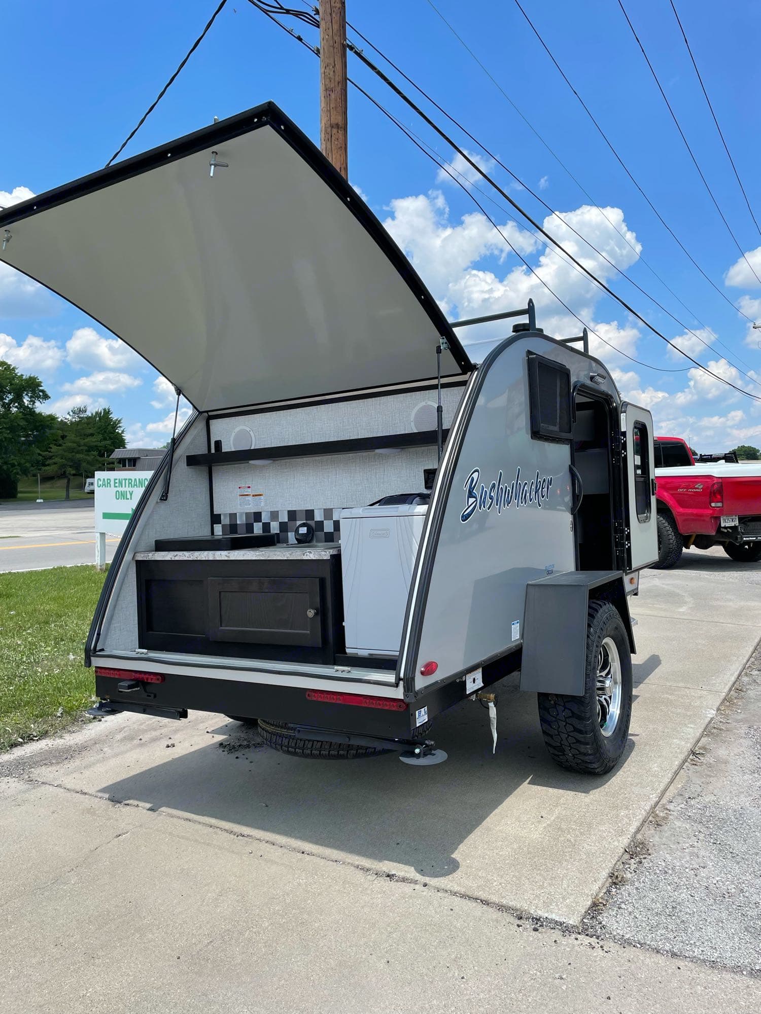 2021 Bushwhacker 10ss Trailer Rental in Louisville, KY Outdoorsy