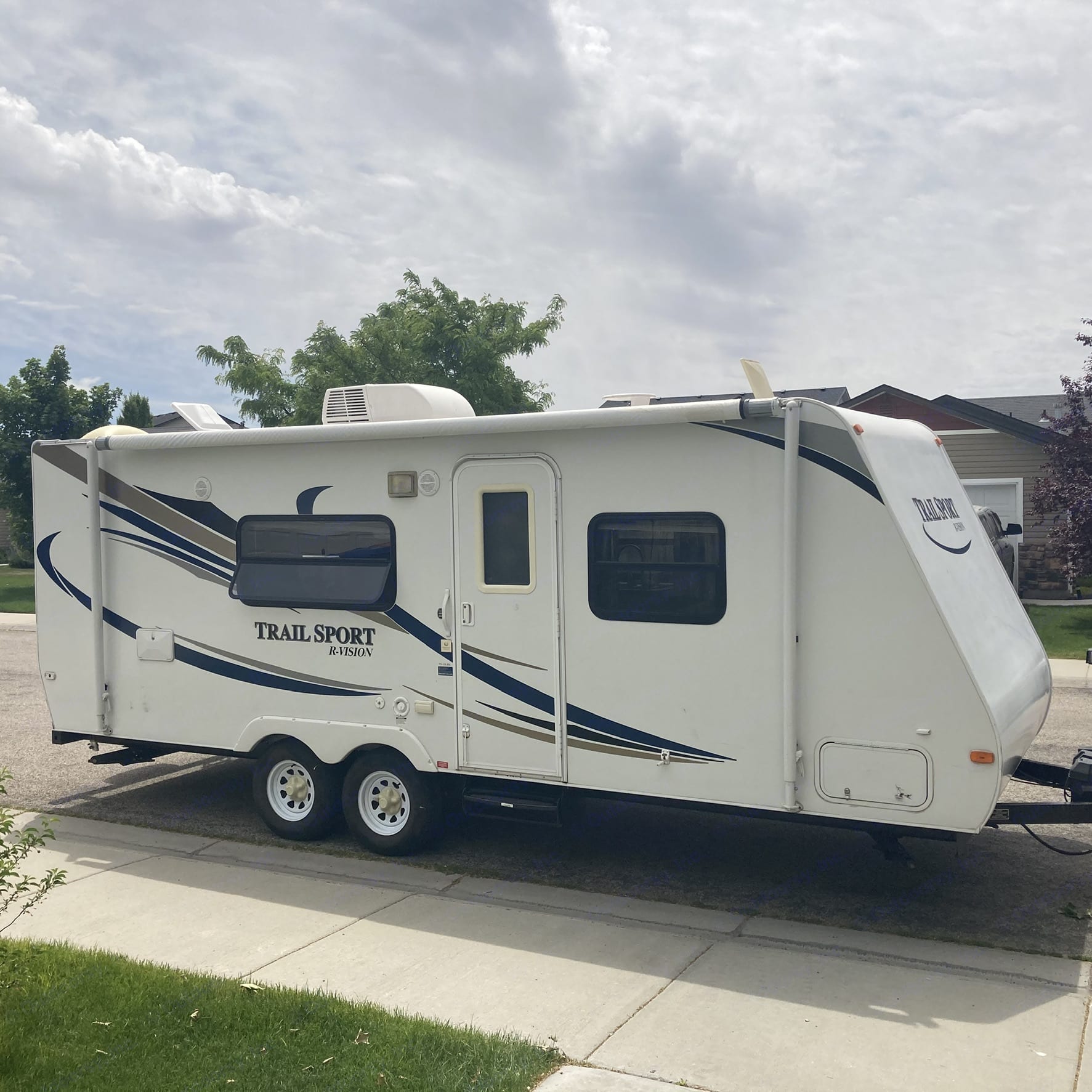 2011 Monaco Trail Sport RVision Trailer Rental in Boise, ID Outdoorsy