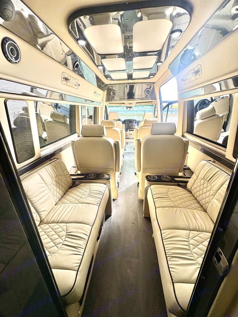 Mercedes Sprinter Daycruiser cruising van