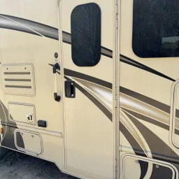 Recensisci la foto 9