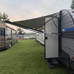 Recensisci la foto 1