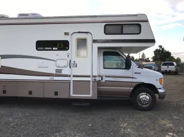 1998 Fleetwood Tioga Sl Class C rental in Harrisburg, OR