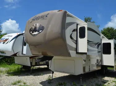 2014 Ceder Creek Silverback Travel trailer rental in Enderby, BC