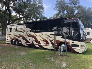 2002 Prevost Vantare Class A rental in Ormond beach, FL