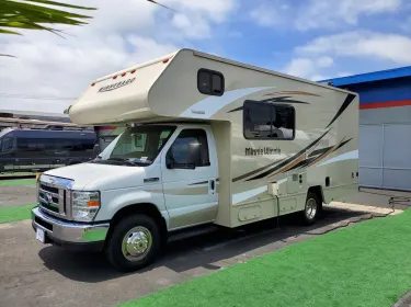 2018 Winnebago Minnie Winnie Class C rental in Los Angeles, CA