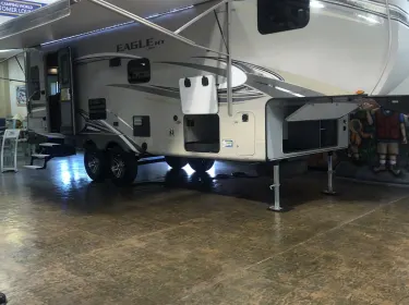2018 Jayco Eagle Super Lite Fifth-wheel rental in El Paso, TX