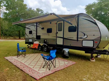 2017 Coachmen Catalina Travel trailer rental in Baldwin, FL