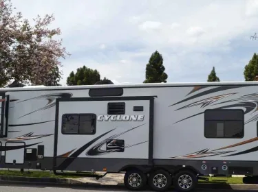 2014 Heartland Cyclone Fifth-wheel rental in Hartsville, SC